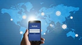 Facebook: 5 απαγορευμένα posts για τα Χριστούγεννα